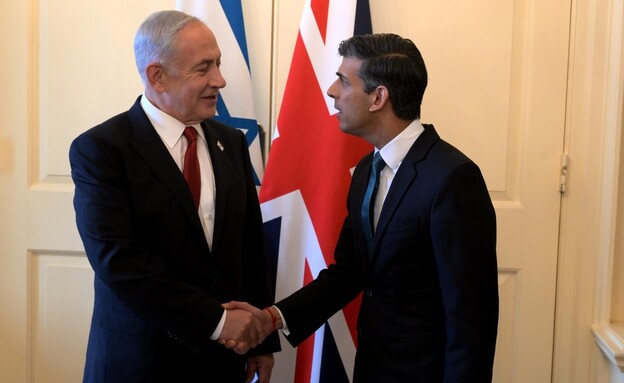 בנימין נתניהו עם ראש ממשלת בריטניה (צילום: אבי אוחיון, לע"מ)