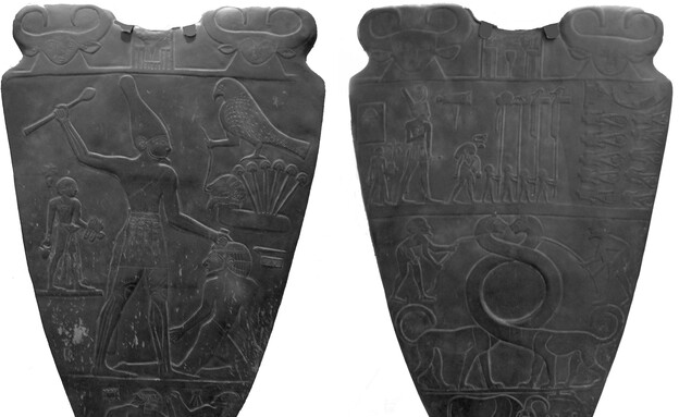 הלוח המקורי של נעמר, מלך מצרים, מכה את אויביו 