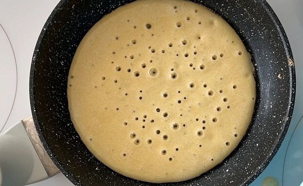 פנקייק כשר לפסח. יש בועות? אפשר תכף להפוך