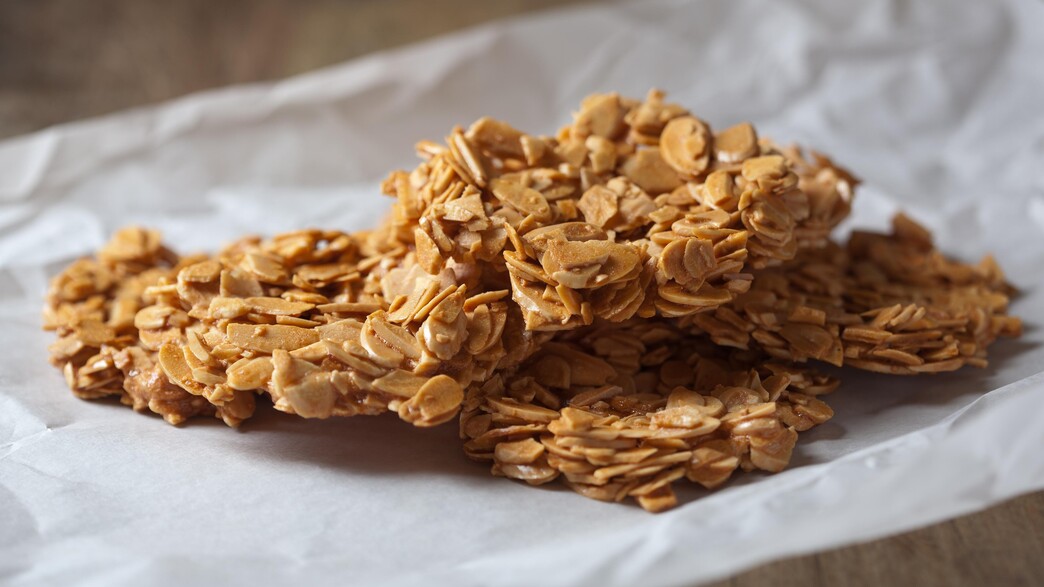 עוגיות שקדים- חיים כהן