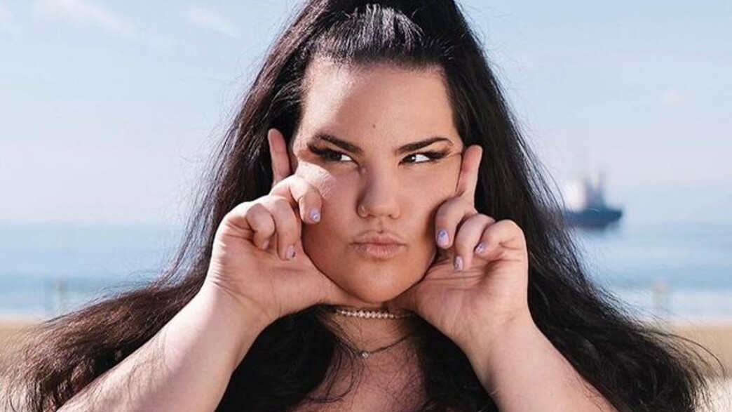 נטע ברזילי בביקיני נטע ברזילי בביקיני