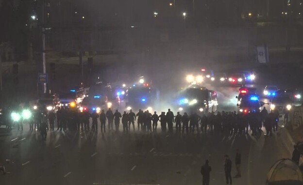 עימותים בין כוחות משטרה למפגינים בתל אביב