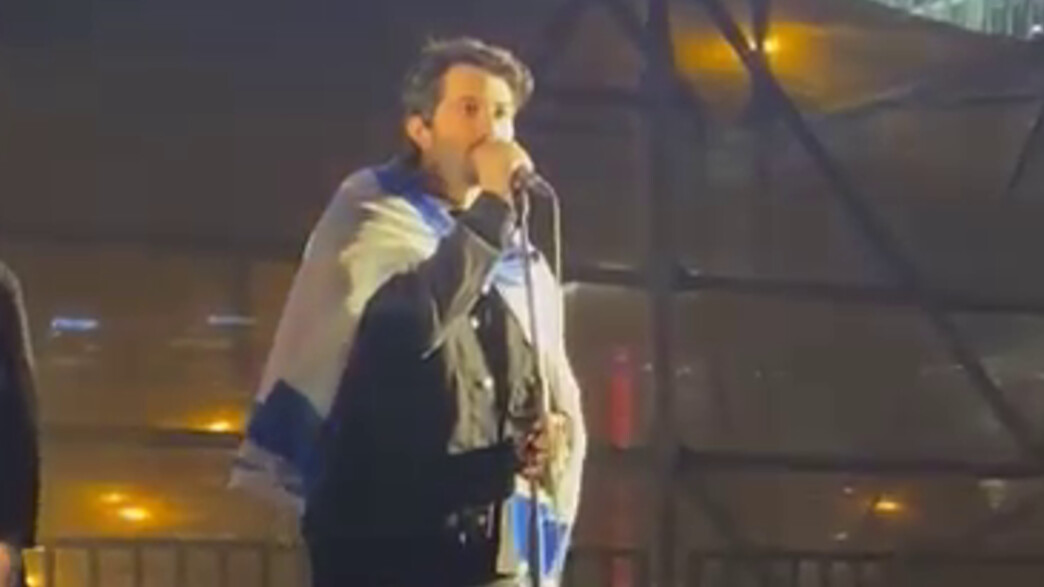 רן דנקר במחאה נגד המהפכה המשפטית