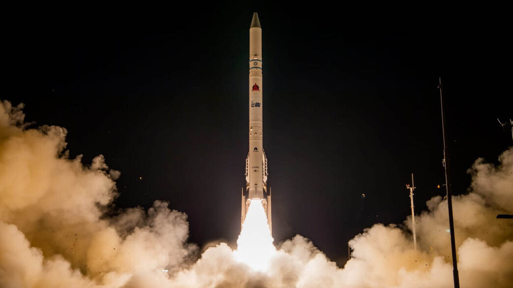 רגע שיגור הלוויין "אופק 13" לחלל, הלילה 