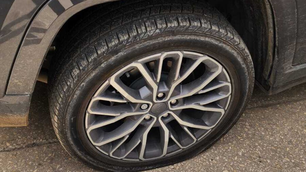 עשרות צמיגי רכבים נחתכו בירושלים