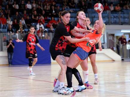 (הדר ואן קולא, איגוד הכדוריד)