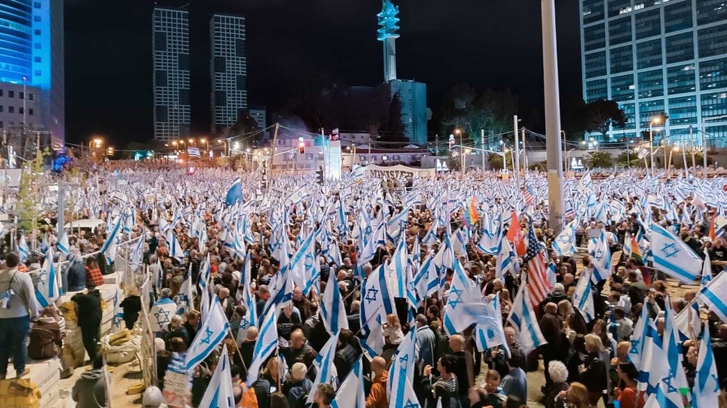 המחאה נגד המהפכה המשפטית, תל אביב