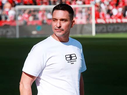 דורה בבעיה (קובי אליהו)