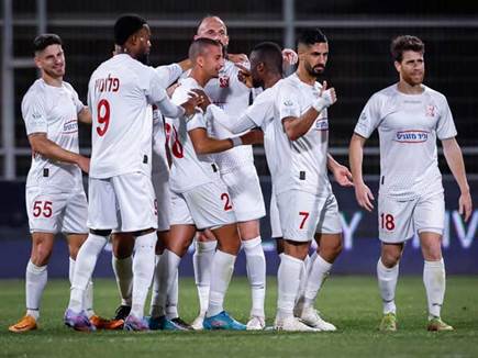 אך נתקל ביריבה משוחררת (מאור אלקסלסי)