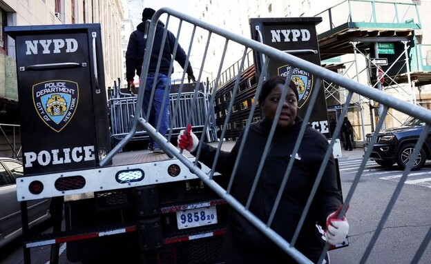 כוננות גבוהה של משטרת ניו יורק להגשת כתב האישום (צילום: רויטרס)