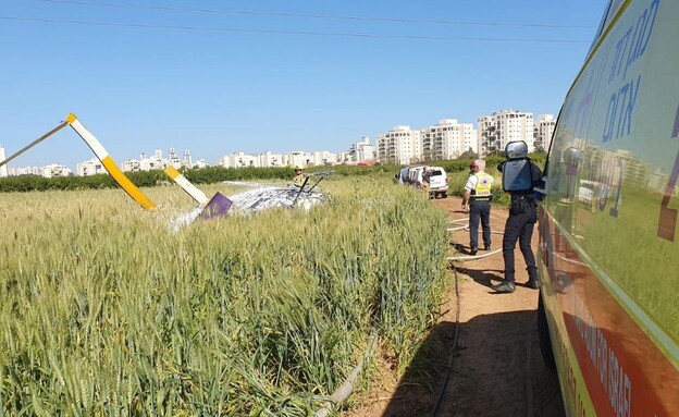 התרסקות מסוק (צילום: דוברות המשטרה)