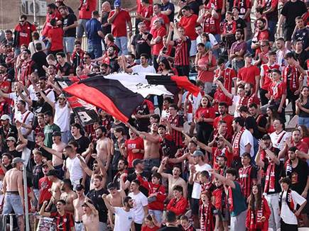 כ-2,300 צופים הגיעו היום לי"א (צילום: דני מרון)