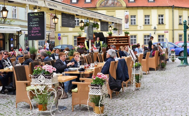 מסעדה בפראג, צ'כיה (צילום: smereka, shutterstock)