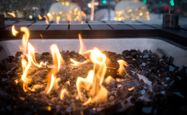קערת אש (צילום: VladFotoMag, SHUTTERSTOCK)