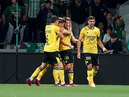 זלאטנוביץ' בדקה ה-18 (אלן שיבר)