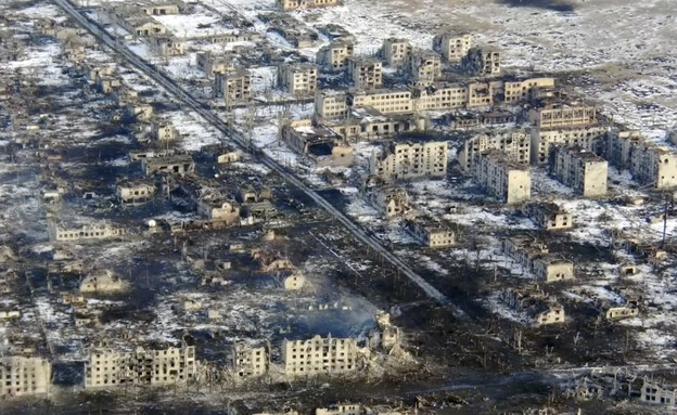 מלחמת רוסיה-אוקראינה העיר מרינקה (צילום: AP)