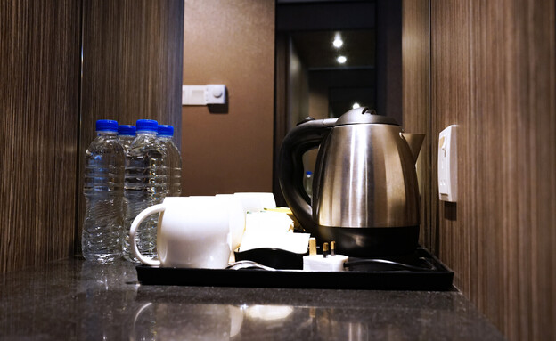 קומקום קפה תה מלון (צילום: Joyja_Lee, shutterstock)