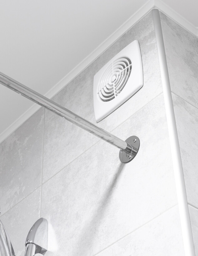 מאוורר ונטה במקלחת