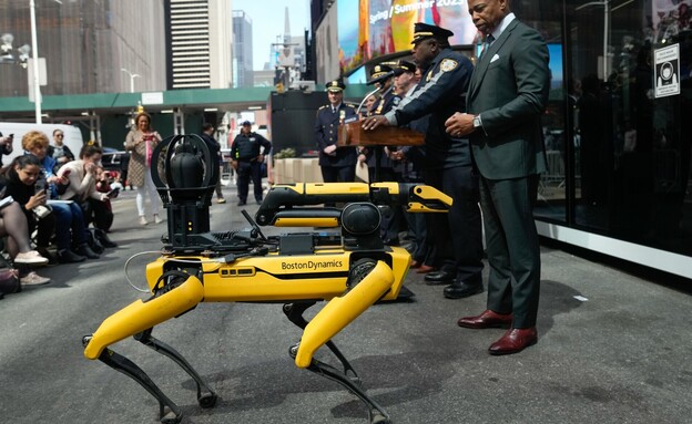 רובוט NYPD בוסטון דיינמיקס (צילום: NYC Mayor's Office)