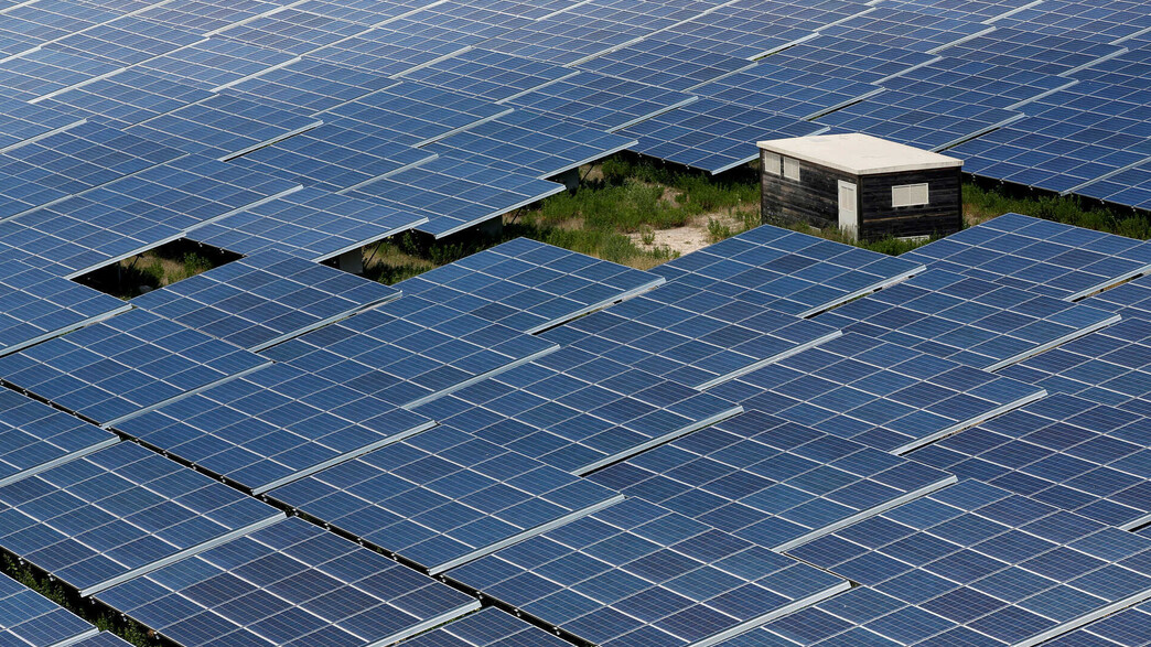 אנרגיה סולארית מתחדשת אנרגיה סולארית מתחדשת