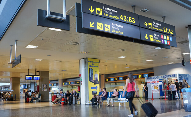  נמל התעופה ולנסיה ספרד (צילום: Rob Wilson, shutterstock)