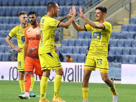 מאיר העניק ניצחון (דני מרון)