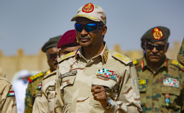 גנרל חמדתי בסודאן (צילום: Mahmoud Hjaj/Anadolu Agency via Getty Images)