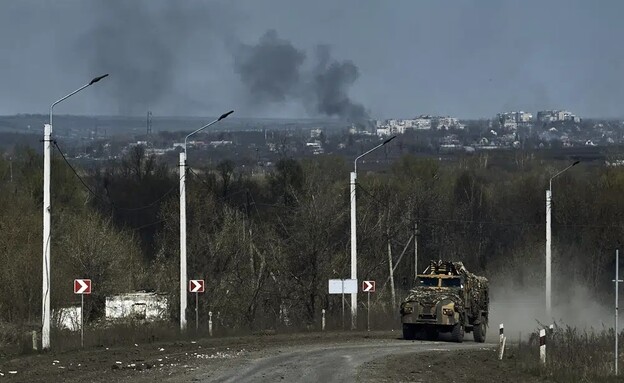 הכוחות האוקראיניים נלחמים באזור באחמוט, ארכיון (צילום: AP)