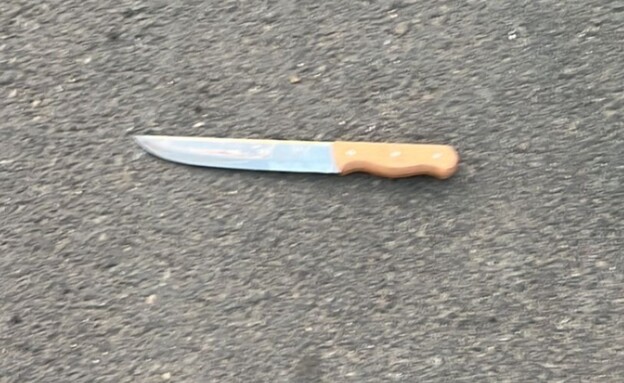 פיגוע בצומת גוש עציון, סכין (צילום: דובר צה"ל)