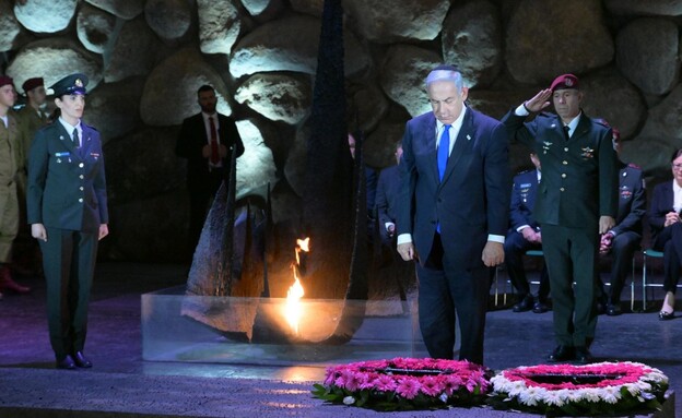 ראש הממשלה בנימין נתניהו בטקס הנחת הזרים ליום הזיכ (צילום: עמוס בן גרשום, לע"מ)