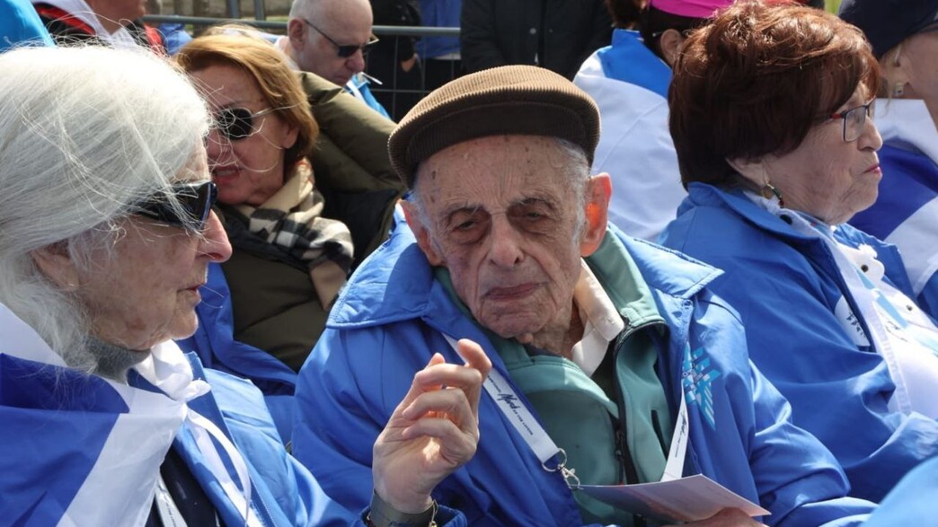 שורדי שואה בראש מצעד החיים