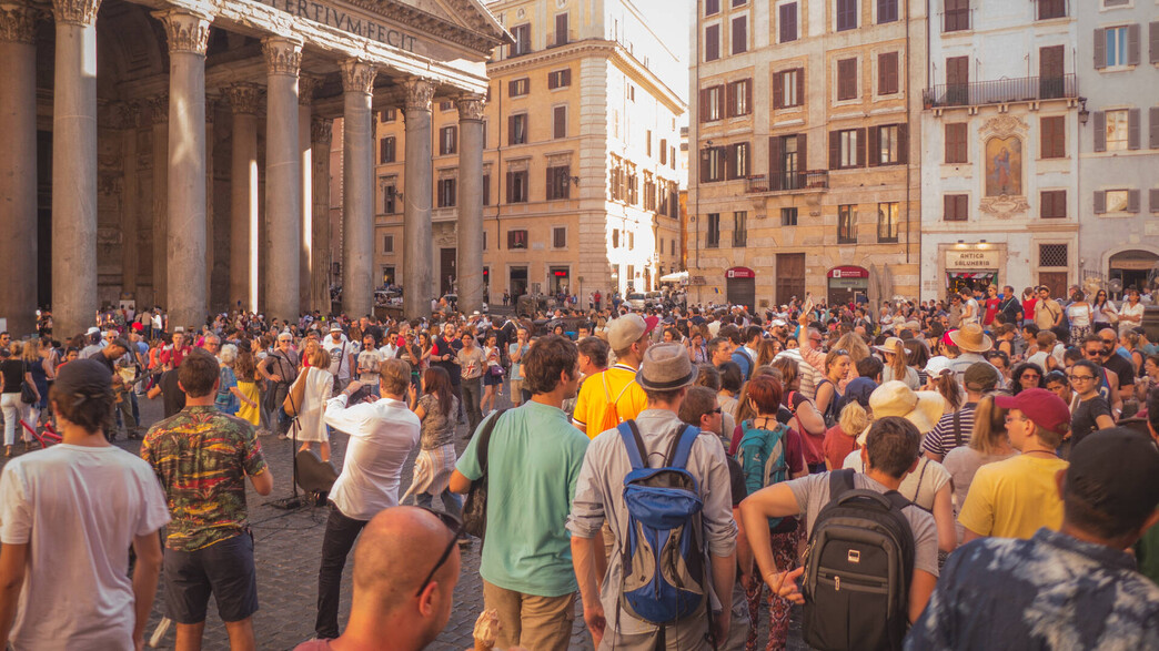רומא תיירים (צילום: Julian Schlaen, shutterstock)