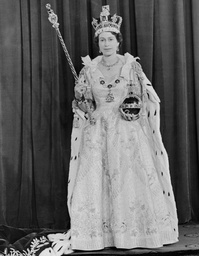 הכתרה, המלכה אליזבת' (צילום: 	Bettmann, getty images)