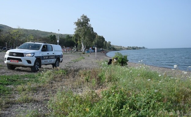 החיפושים אחר הנעדר בכנרת (צילום: דוברות המשטרה)