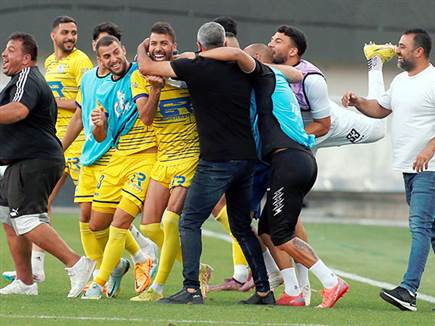 במחצית השנייה, ריינה כבשה שוב (צילום: אלן שיבר)