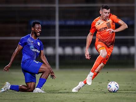 והדו קרב בהחלט המחיש למה שתיהן הולכות לרדת (צילום: מאור אלקסלסי)