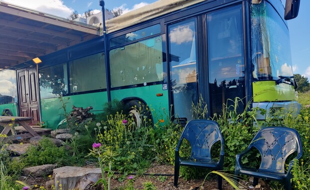 אוטובוס חוות נטורה (צילום: אורלי גנוסר)