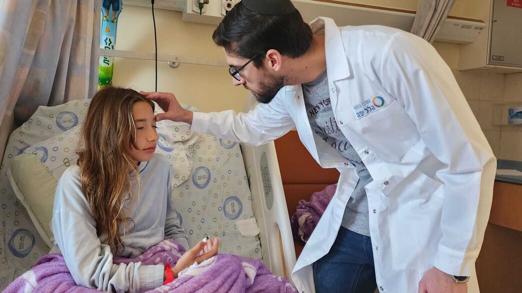 אליה אורן, אושפזה עם כוויות בעיניים מספריי שלג