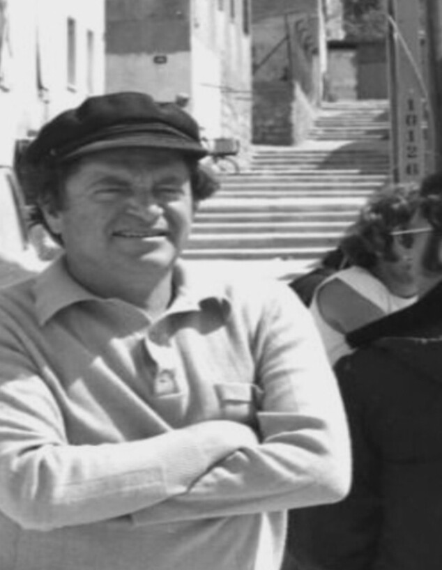 מנחם גולן עם הכובע  (צילום: IPPA Staff, הספרייה הלאומית)