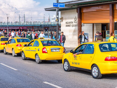 הישראלים שלא חוששים להסתובב ביעד העוין: "מדברים עברית"