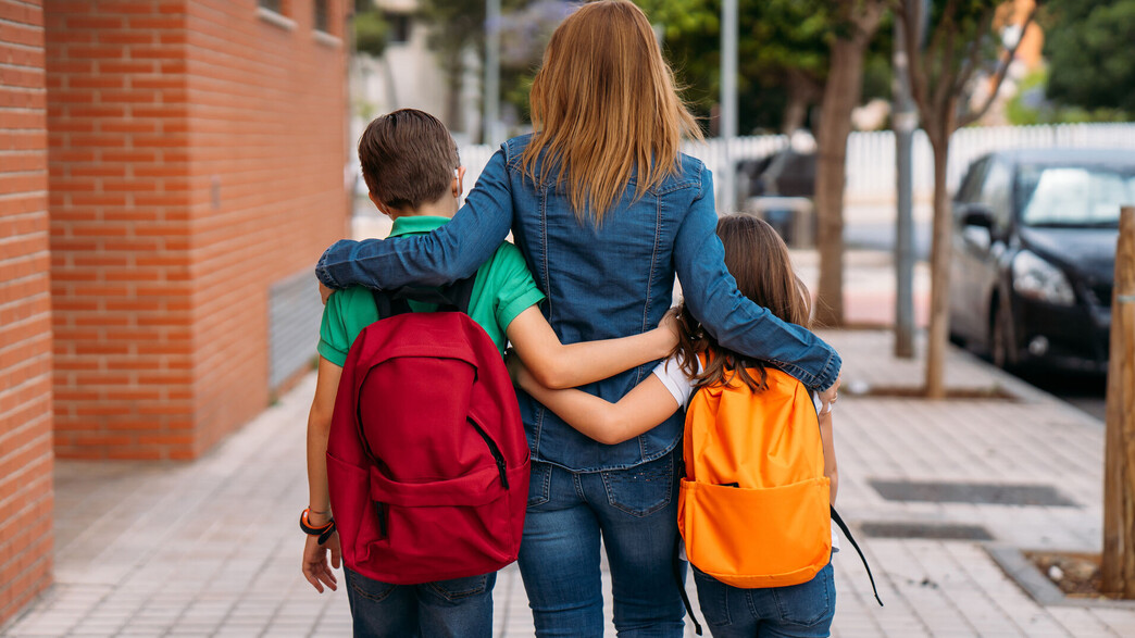 אמא וילדים, תלמידים