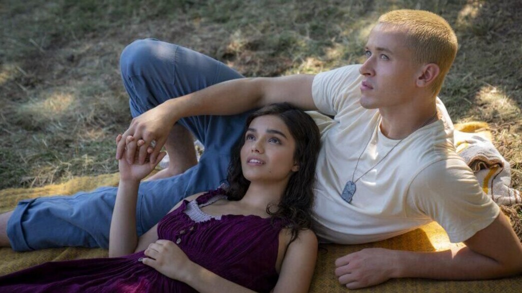 רייצ'ל זגלר בתפקיד לוסי גריי ביירד וטום בליית' בתפקיד סנואו רייצ'ל זגלר בתפקיד לוסי גריי ביירד וטום בליית' בתפקיד סנואו