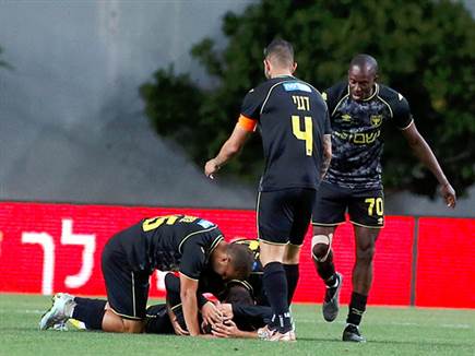 בית"ר מוכנה לחצי הגמר (צילום: אלן שיבר)