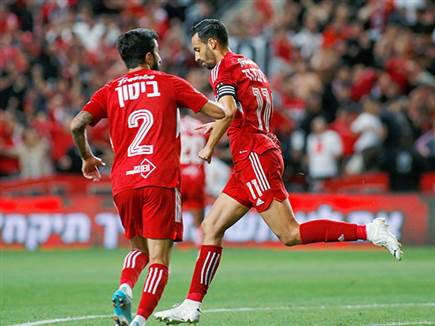 האדומים חגגו מול המארחים (אלן שיבר)