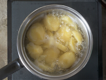 בישול תפוחי אדמה 