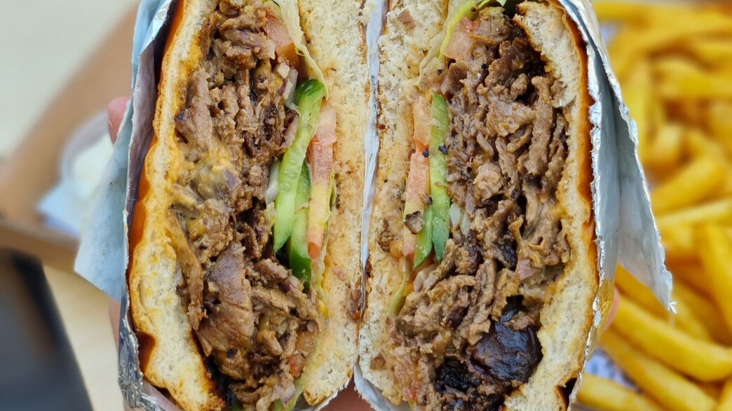 קוג'י בורגר קוג'י בורגר