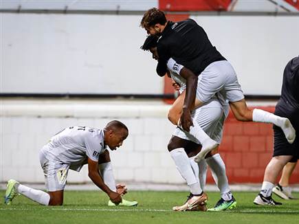 חגיגות ההישארות החלו (מאור אלקסלסי)