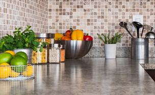 משטח מטבח, שיש מטבח, דלפק מטבח (צילום: Studio Light and Shade, SHUTTERSTOCK)