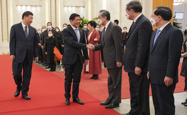 שר החוץ הסיני בפיליפינים (צילום: ap)