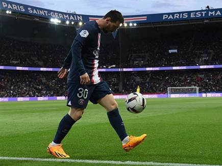 ספג בוז לאורך המשחק. מסי (GETTY)